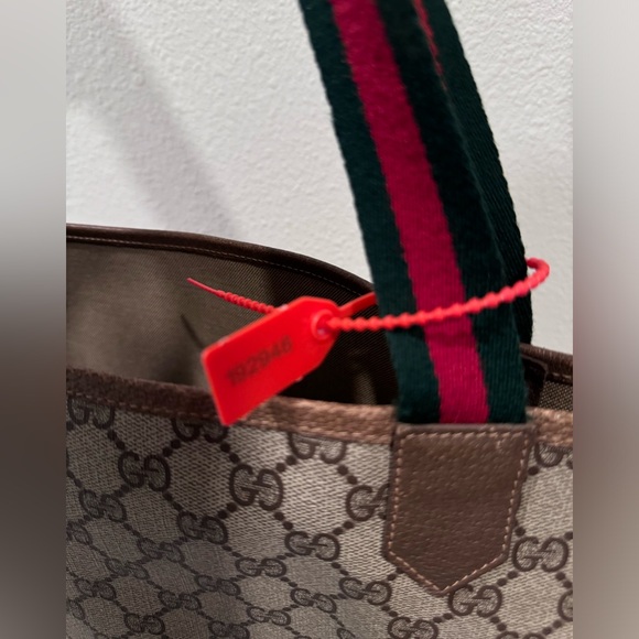 Gucci Supreme Web Tote - Picture 6 of 11
